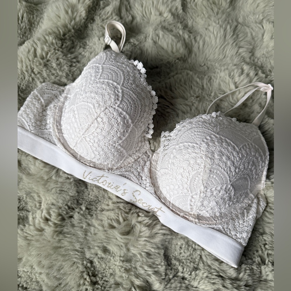 Victoria's Secret Ivory Lace Bra